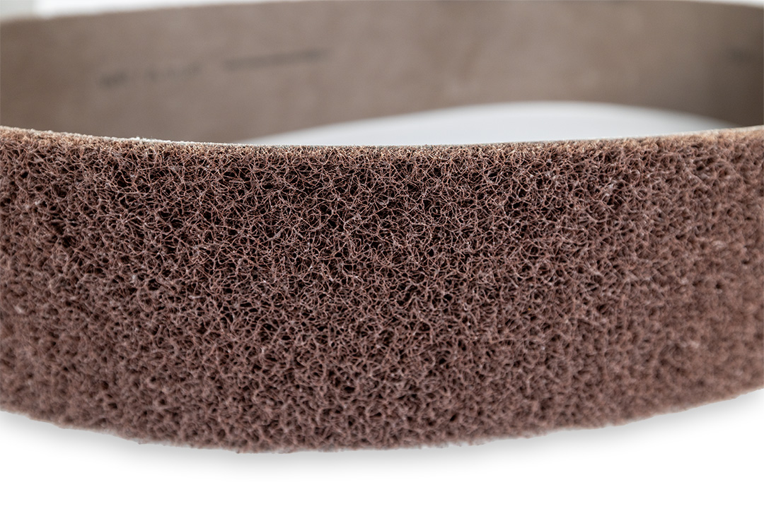 3M™ | Scotch-Brite™ | Vliesband FN-BC – WR, Typ A, 100x9000mm, Aluminiumoxid, Medium | FN-BC100x9000WRAmed